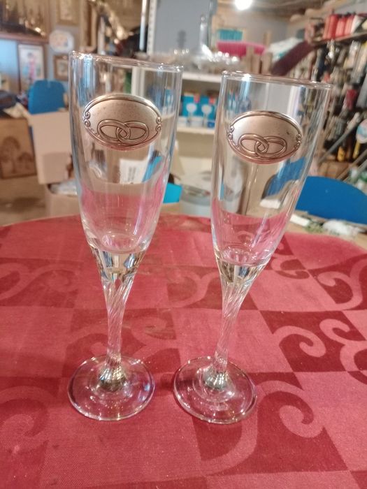 Conjunto de 2 flutes de casamento.