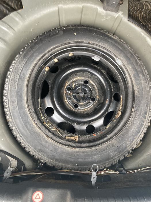 Pneu suplente - Opel Corsa B