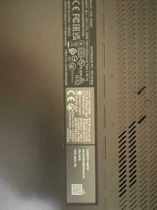 Asus Rog Zephyrus G16 RTX 4060 I7-12700H 1 TB 240hz ekran.