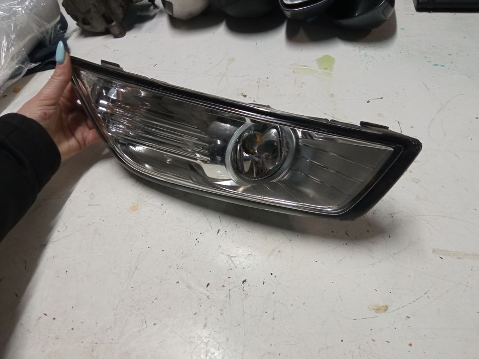 Halogen prawy Ford Mondeo MK4