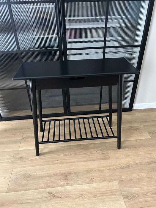 Konsola czarna z drewna
