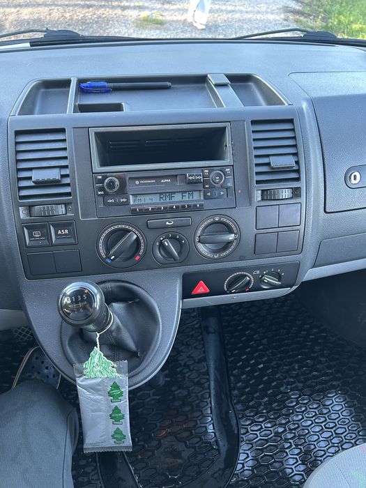 Volkswagen T5   9 osobowy transporter