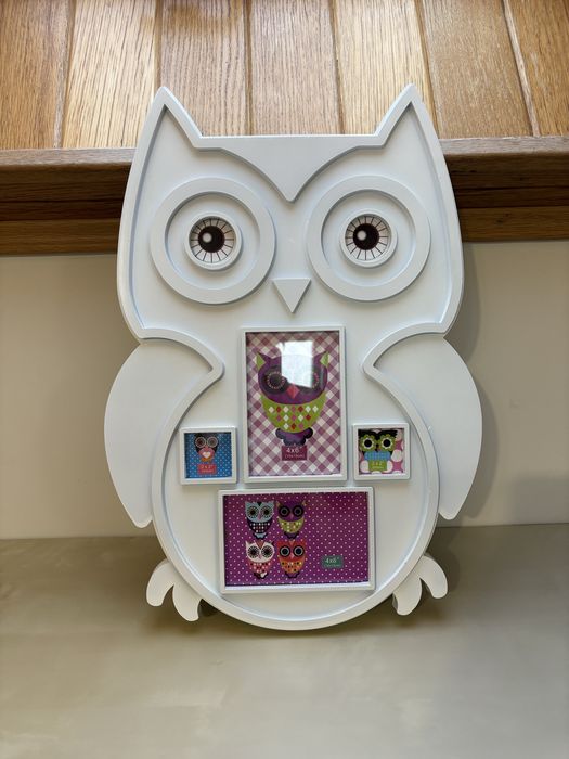 Moldura/quadro branco em forma de mocho do Espaço Casa