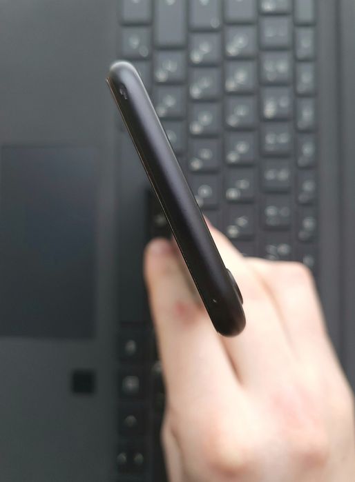 Apple iPhone 7 128 ГБ гарний стан