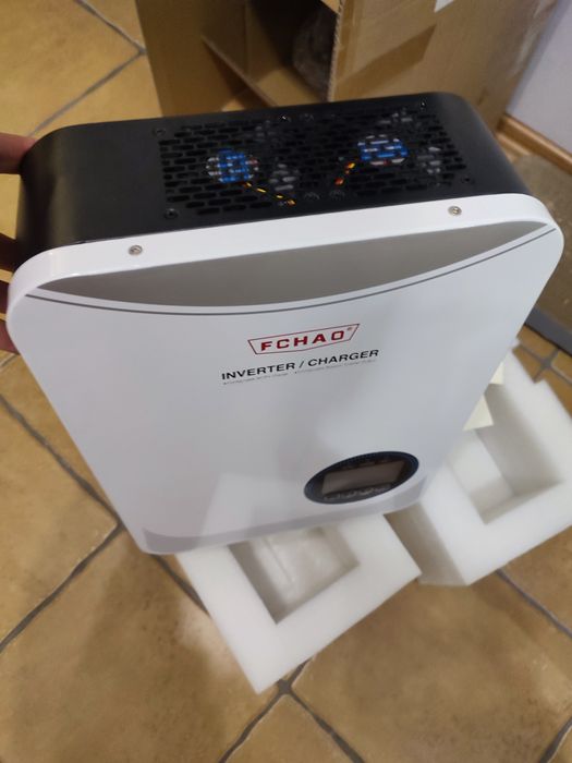 Гібридний сонячний інвертор FCHAO 6.2kW 48V