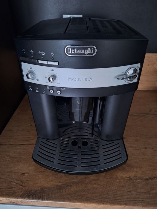 Eksperes do kawy DeLonghi Magnifica