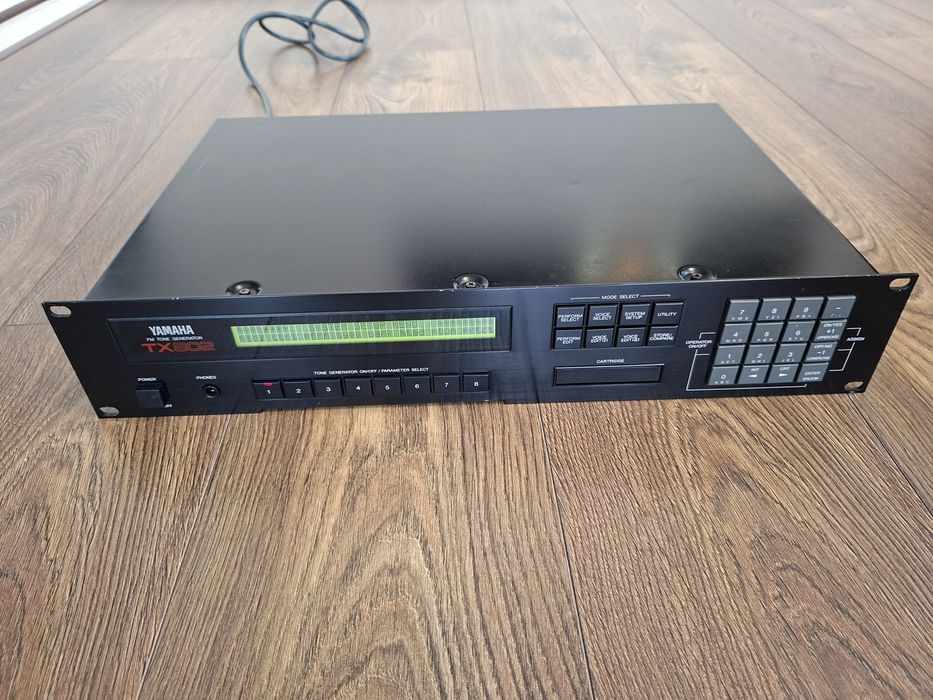 Yamaha TX 802 Yamaha DX7