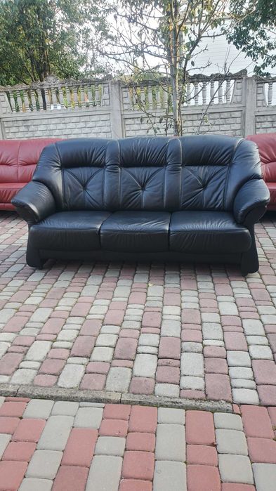 "Не розкладний"шкіряний диван з Нідерландів.