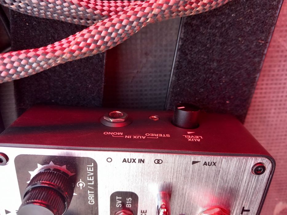 Ampeg sgt di pedal di com cab sim da ampeg