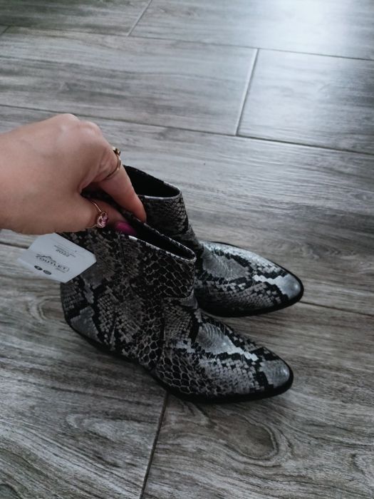 Nowe botki r36 Bershka kowbojki