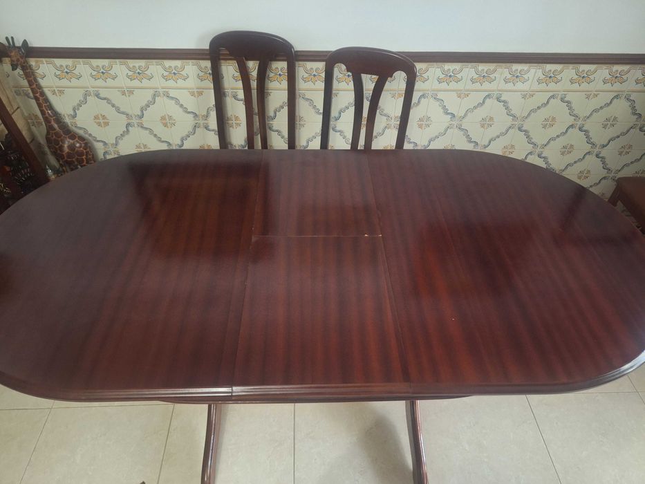 Mesa de Jantar Extensível (Mogno)
