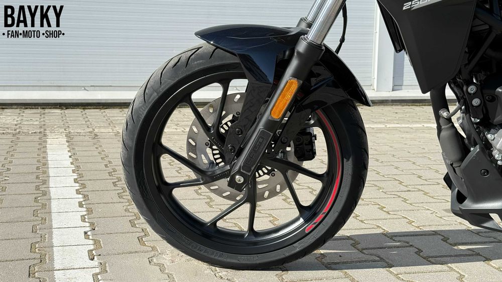 CFMOTO 250NK lite (version EFI, ABS)
