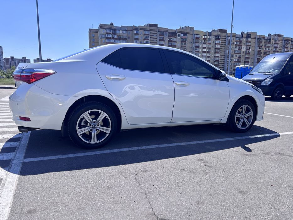 Тойота королла 1.6 автомат