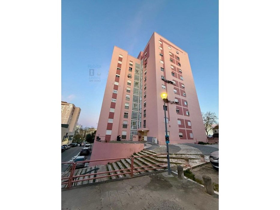 Apartamento T2 no Bairro de São Francisco em Setúbal — São Sebastião, Setúbal