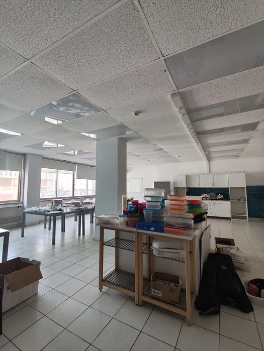 Loja com 520 m² | Alto dos Moinhos | A 300 m do Hospital Lusíadas | 3 Estacionamentos