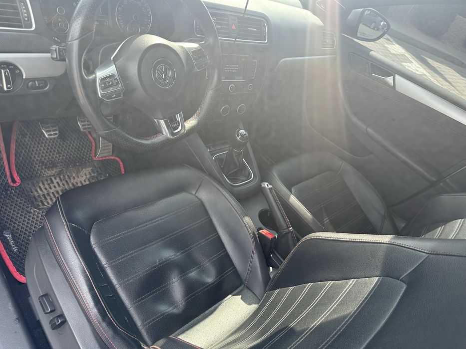 VW Jetta GLI 2.0 TSI