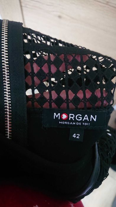 Haftowana sukienka Morgan
