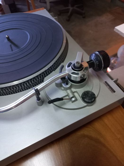 Gira discos Technics sl-d2
