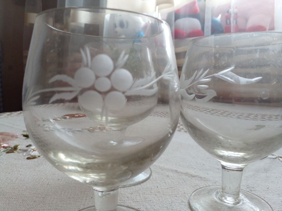 Келихи для вина.