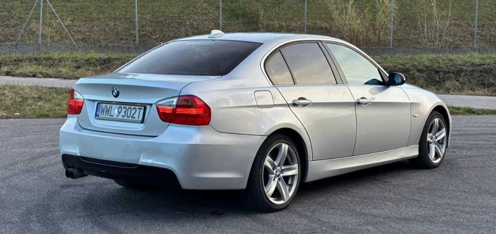 BMW E90 [2005] 3.0 258hp