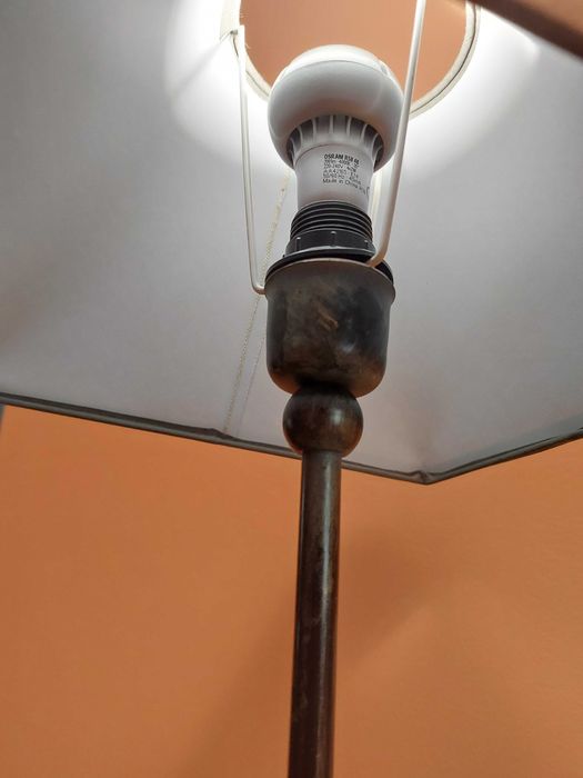 Candeeiros de mesa em metal patinado – estilo clássico | 2 unidades