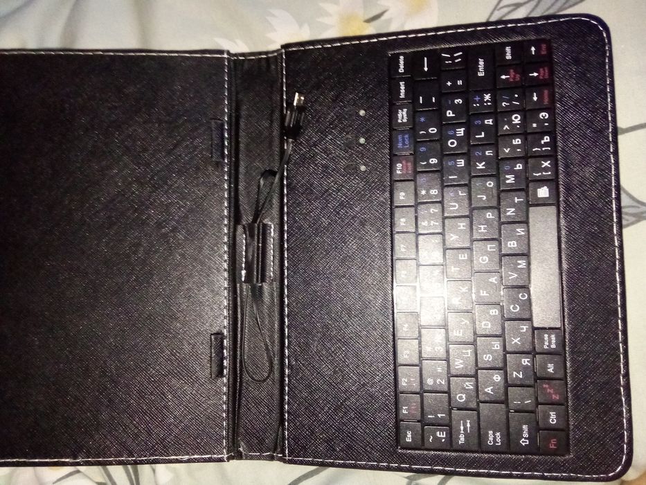 Універсальний чохол з клавіатурою для планшета 8" (чорний)