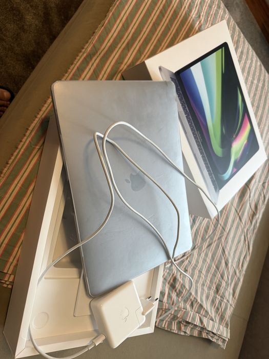 Macbook pro apple 13