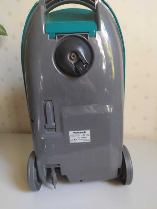 Пылесос Panasonic 1000Вт