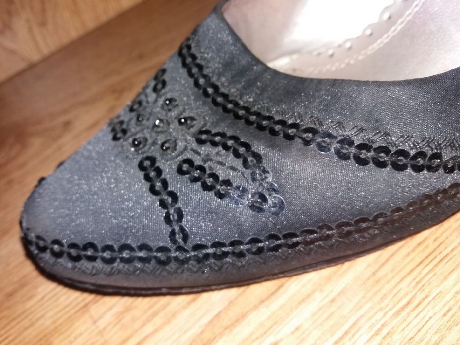 Туфли на шпильке.