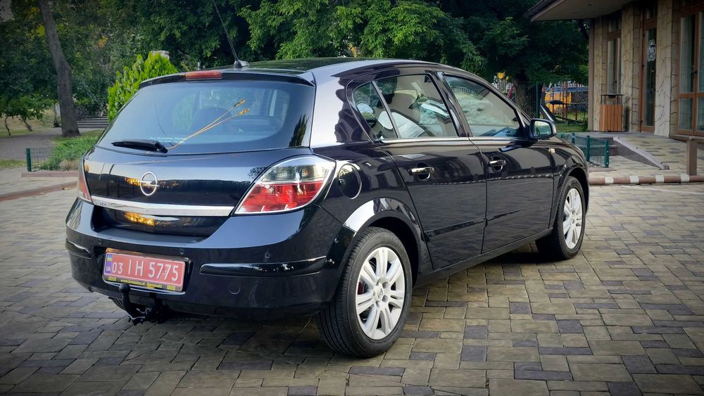 Opel Astra 2009р шкіра 1,6 бензин Без підкрасів Розмитнена Ідельний стан!