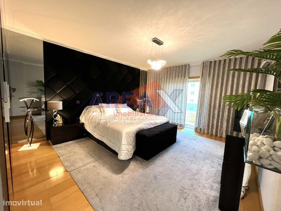 Apartamento T4 de Prestígio | Condomínio Fechado | — Oliveira De Azeméis, Santiago De Riba-Ul, Ul, Macinhata Da Seixa E Madail, Aveiro