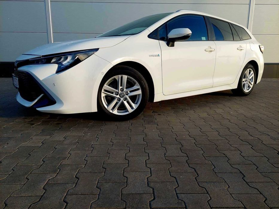 Długoterminowy wynajem samochodu Toyota Corolla e21 kombi hybrid LPG