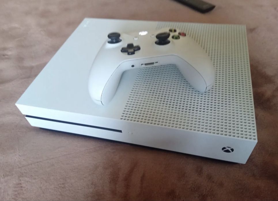 Продам Xbox one s