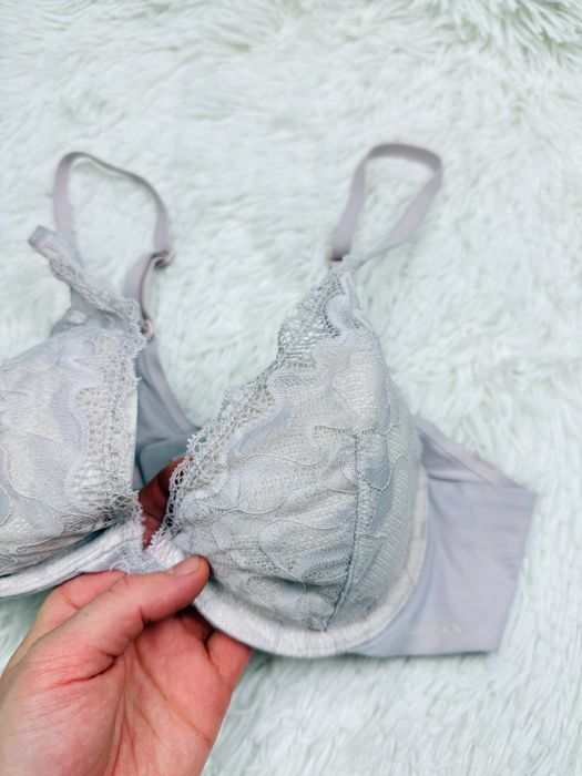 Biustonosz usztywniany 75B bladoróżowy