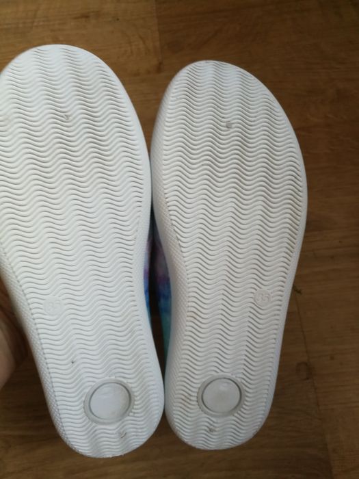 Kapcie trampki buty 35