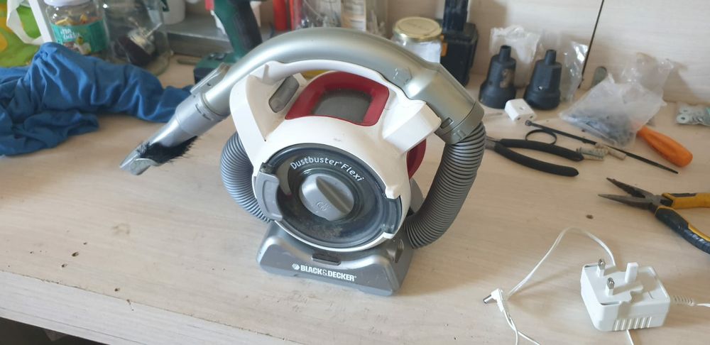 Aspirador portátil a bateria Black & Decker