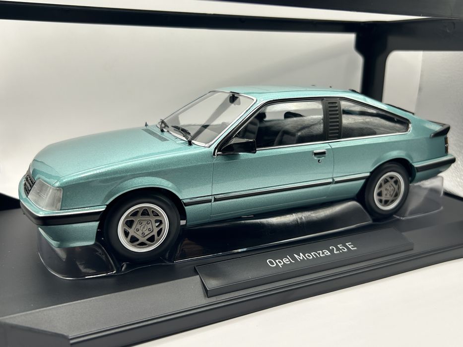 Opel Monza Norev 1/18