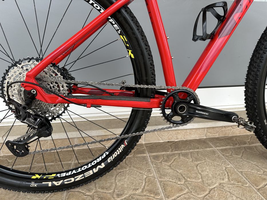 Bicicleta de BTT roda 29 - bem equipada