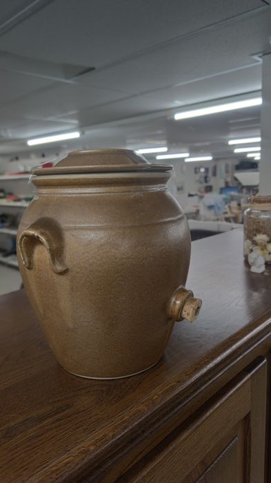 Duży dzbanek na oliwe