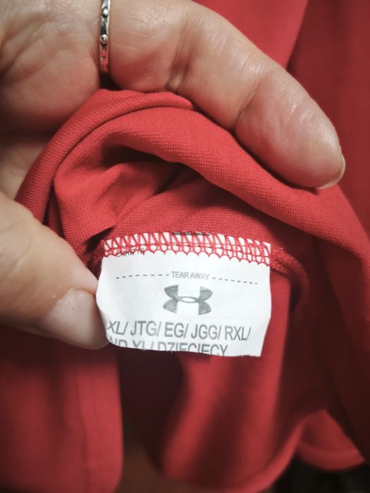 Червоний лонгслів Under Armour, XL