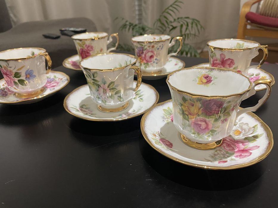 Chavenas de cha Elizabethan Staffordhire