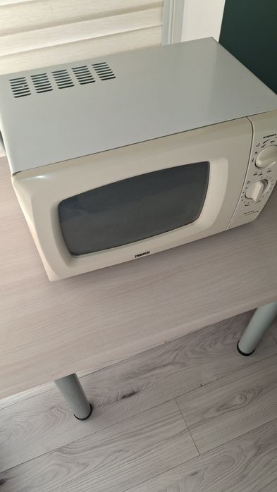 Mikrofalówka Zanussi