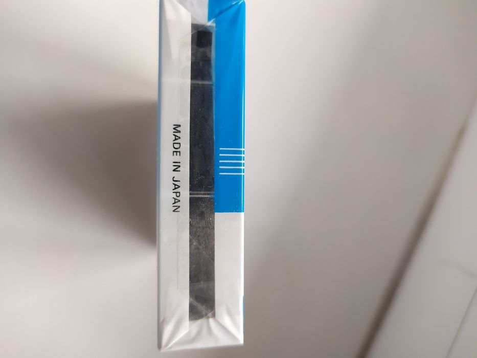 Продам новую в заводской упаковке  кассету Maxell ( Япония ) .