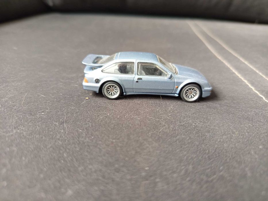 Custom hotwheels  Piękny Ford sierra