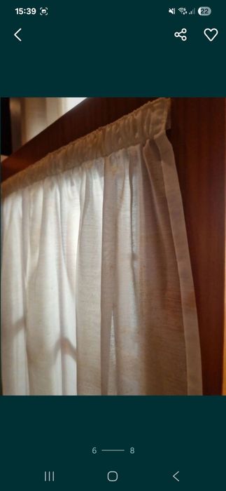 Roupeiro castanho em madeira para criança