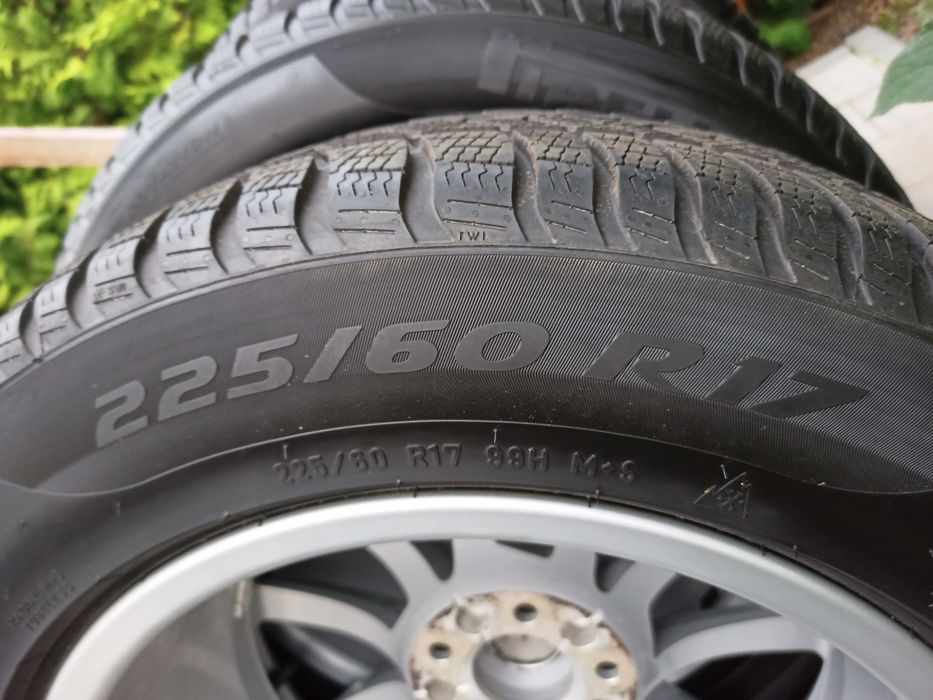 Opony Zimowe 17 cali 225/60/17 "PIRELLI SCOTTOZERO 3"