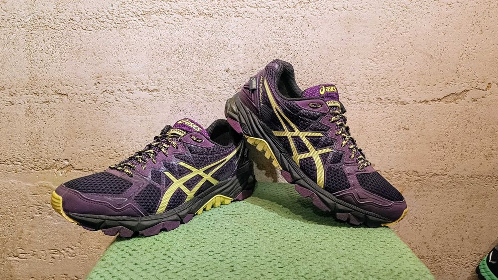 Buty do biegania w terenie ASICS GEL-FUJITRABUCO 4 G-TX r.40 Gore-Tex