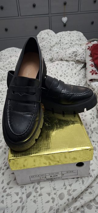 Sapatos pretos tam 39