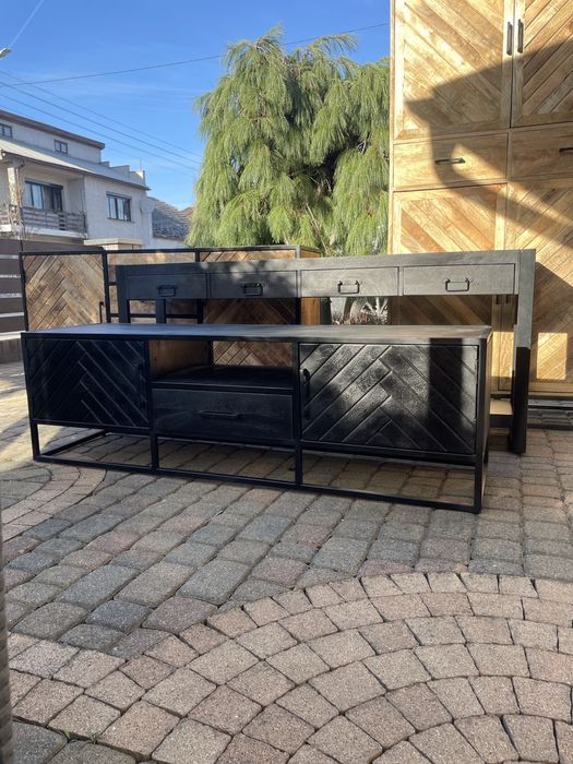 Szafka RTV/jodełka/styl industrialny/czarna/drewo egzotyczne