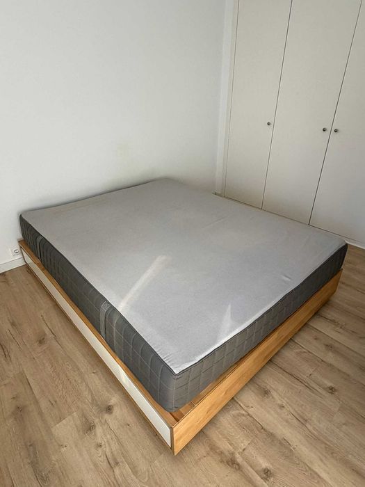 Cama IKEA com colchão (opcional)